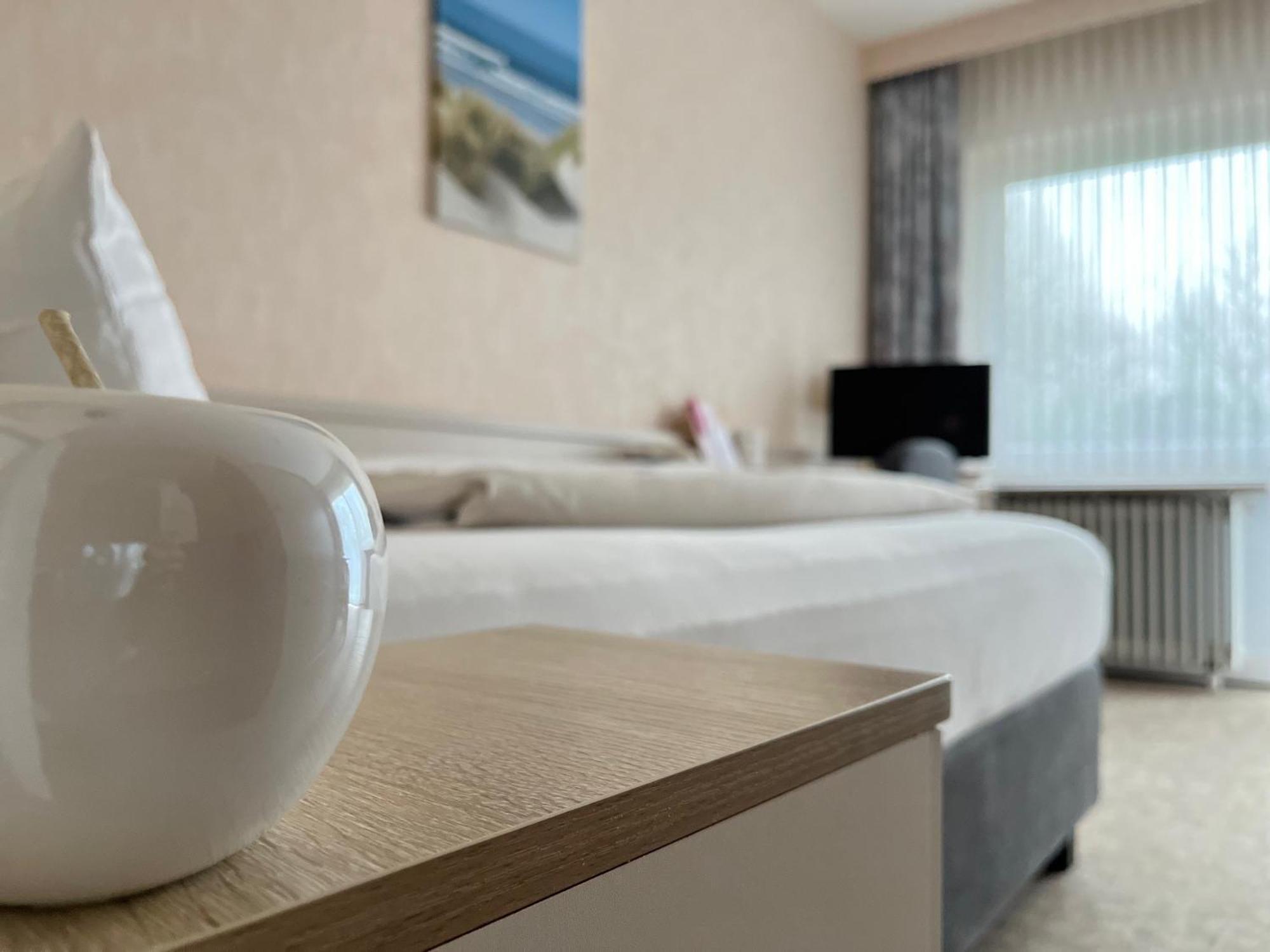 Hotel Zum Rosenteich Bad Zwischenahn Esterno foto